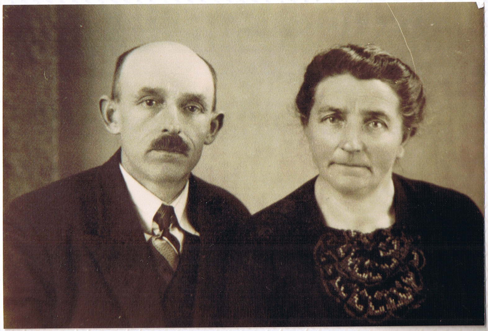 Klik voor foto in apart venster andries_weijdema_en_fransina_brouwer.jpeg