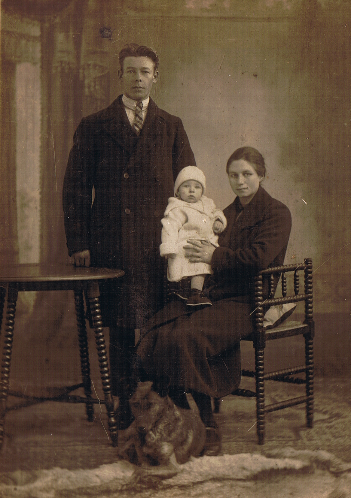 Klik voor foto in apart venster peter__ter_horst_en_trijntje_kist_met_akke.jpeg